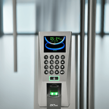 🖐️ جهاز بصمة الإصبع ZKTeco F18 – نظام تحكم دخول متطور - MadinahTaif Store